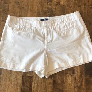 Cute gap white shorts size 10